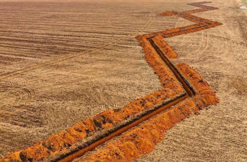 Украинская сторона продолжает активно окапываться по всей стране