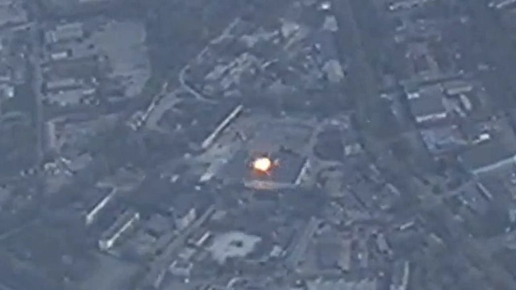 Уничтожение цеха сборки и склада украинских тяжелых дронов-камикадзе в Запорожье ударом ракеты ОТРК "Искандер-М"