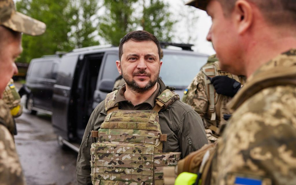 Зеленский признал, что украинские войска попали в окружение из-за бегства одного из подразделений ВСУ