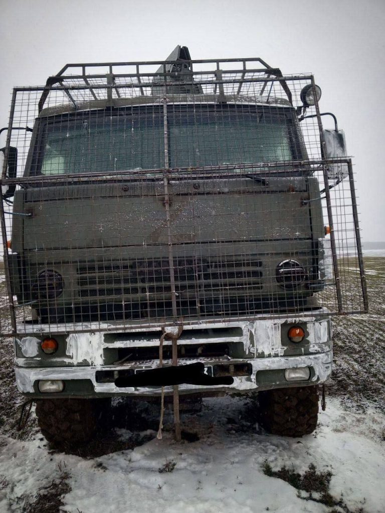 Российский ЗРПК «Панцирь-С1» с наваренными на кабине и корпусе антидроновыми решетками
