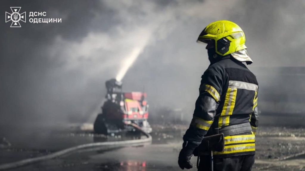 Пожар в одесском порту«Южное» не могут потушить уже третий день