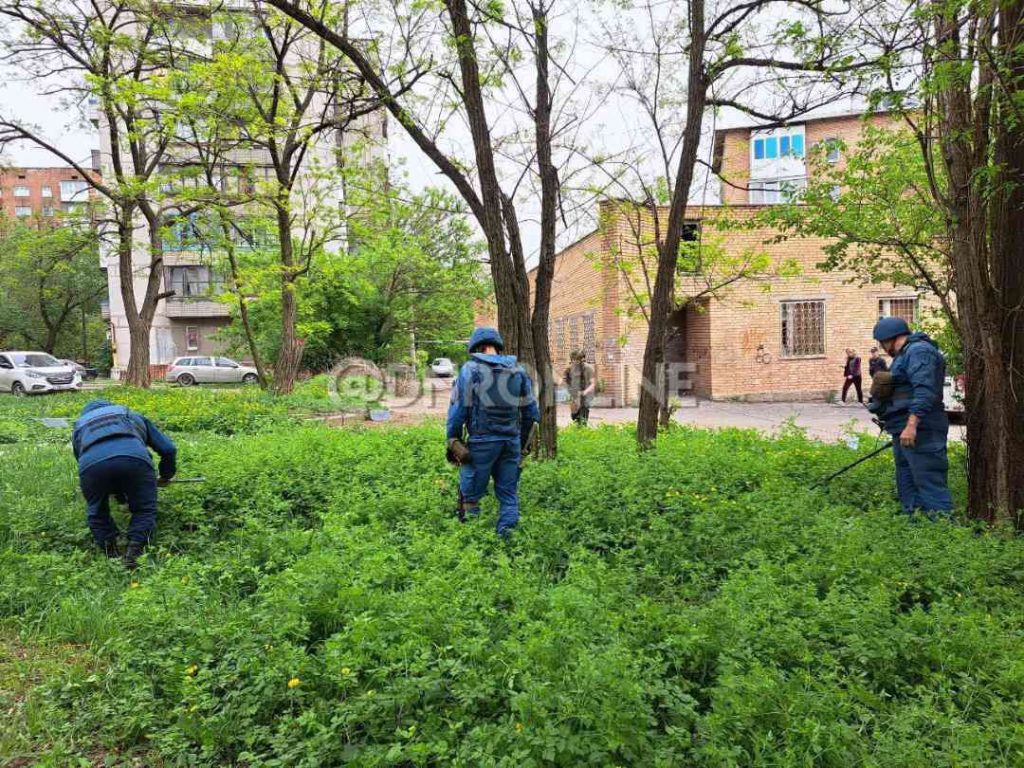 Газонокосильщик подорвался на мине в Куйбышевском районе Донецка — Mash