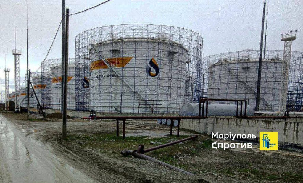 Баки с ГСМ в оборудуются  антидроновыми сетками