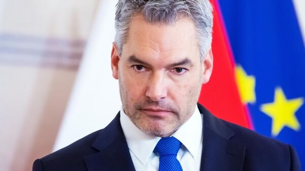 Канцлер Австрии заявил о необходимости диалога с Москвой