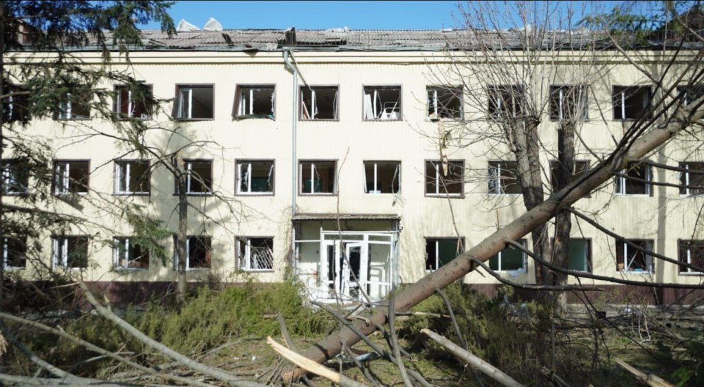 Также в Харькове ночью прилетело по зданию спортивного колледжа, которое использовалось в качестве ПВД укровермахта