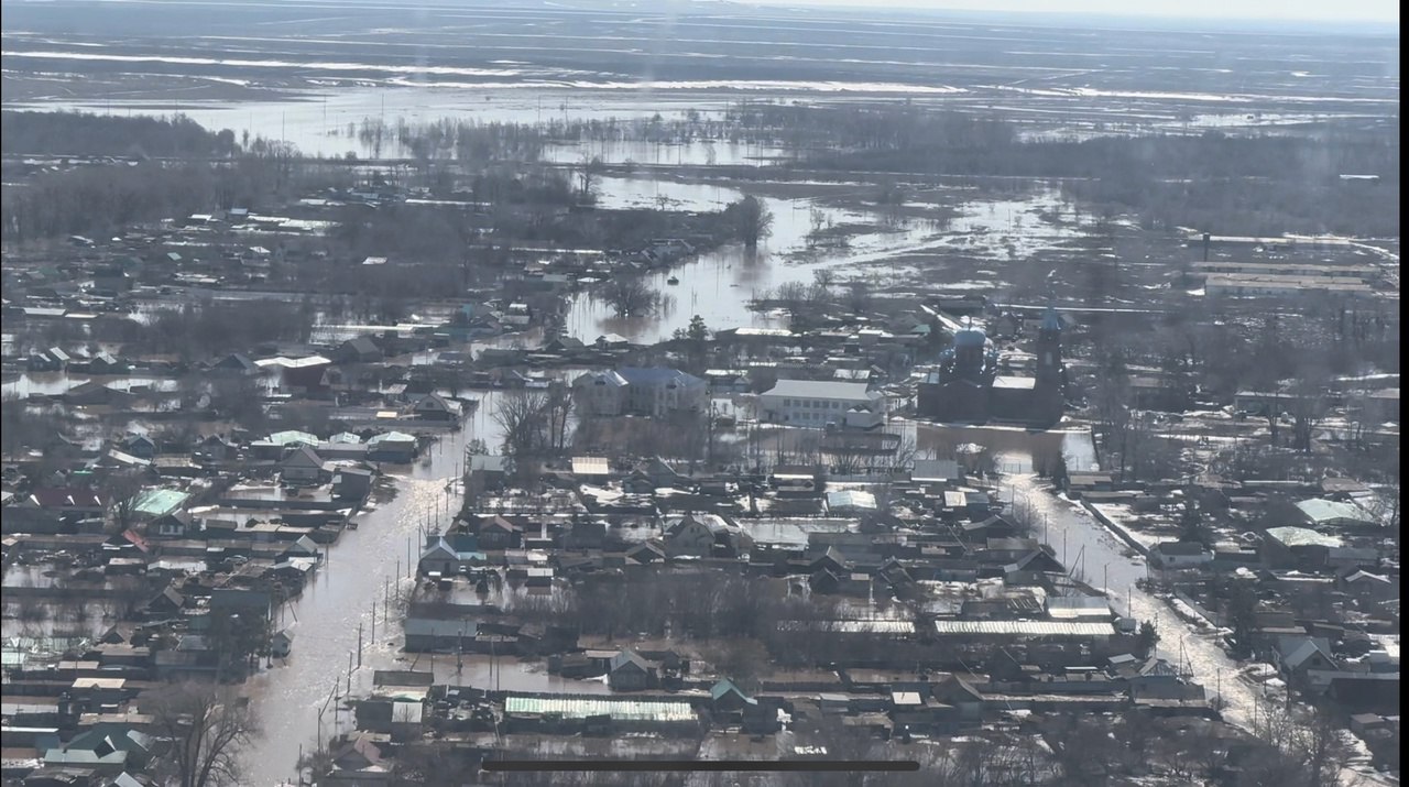 Ситуация с паводками в российских регионах. Последствия ликвидируют более 3000 сотрудников МЧС