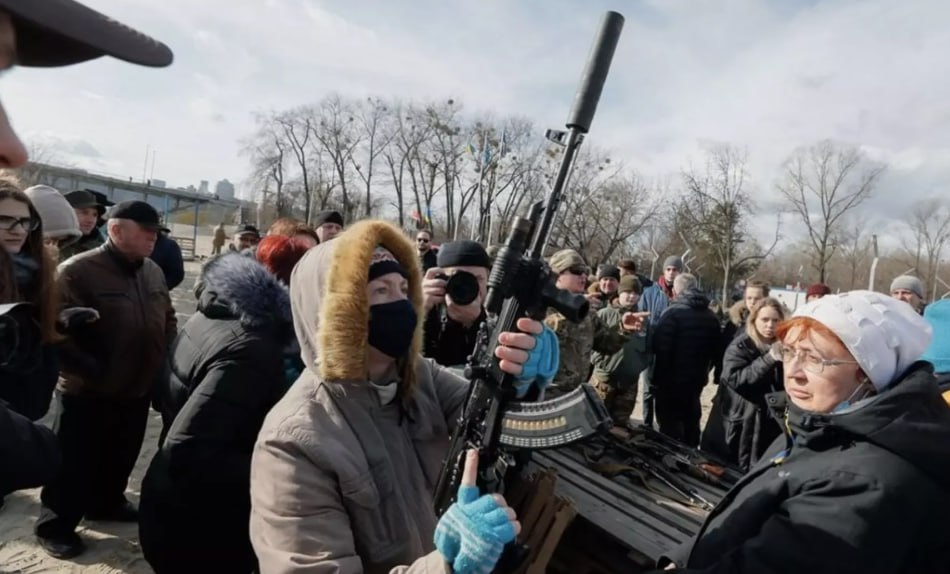 У украинцев на руках сейчас может быть от 1 млн до 5 млн единиц оружия