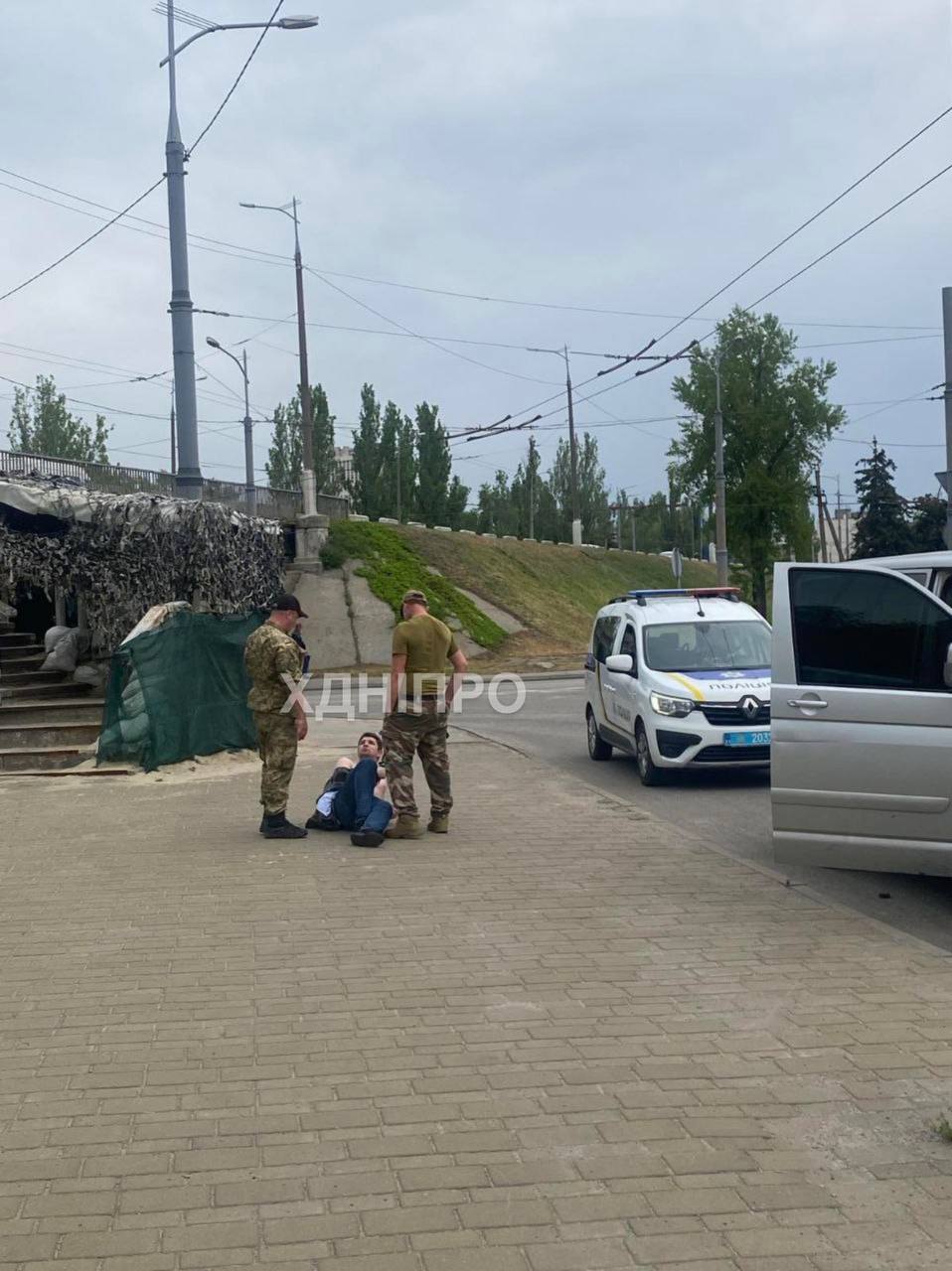 В Днепропетровске военкомы упаковали очередного добровольца