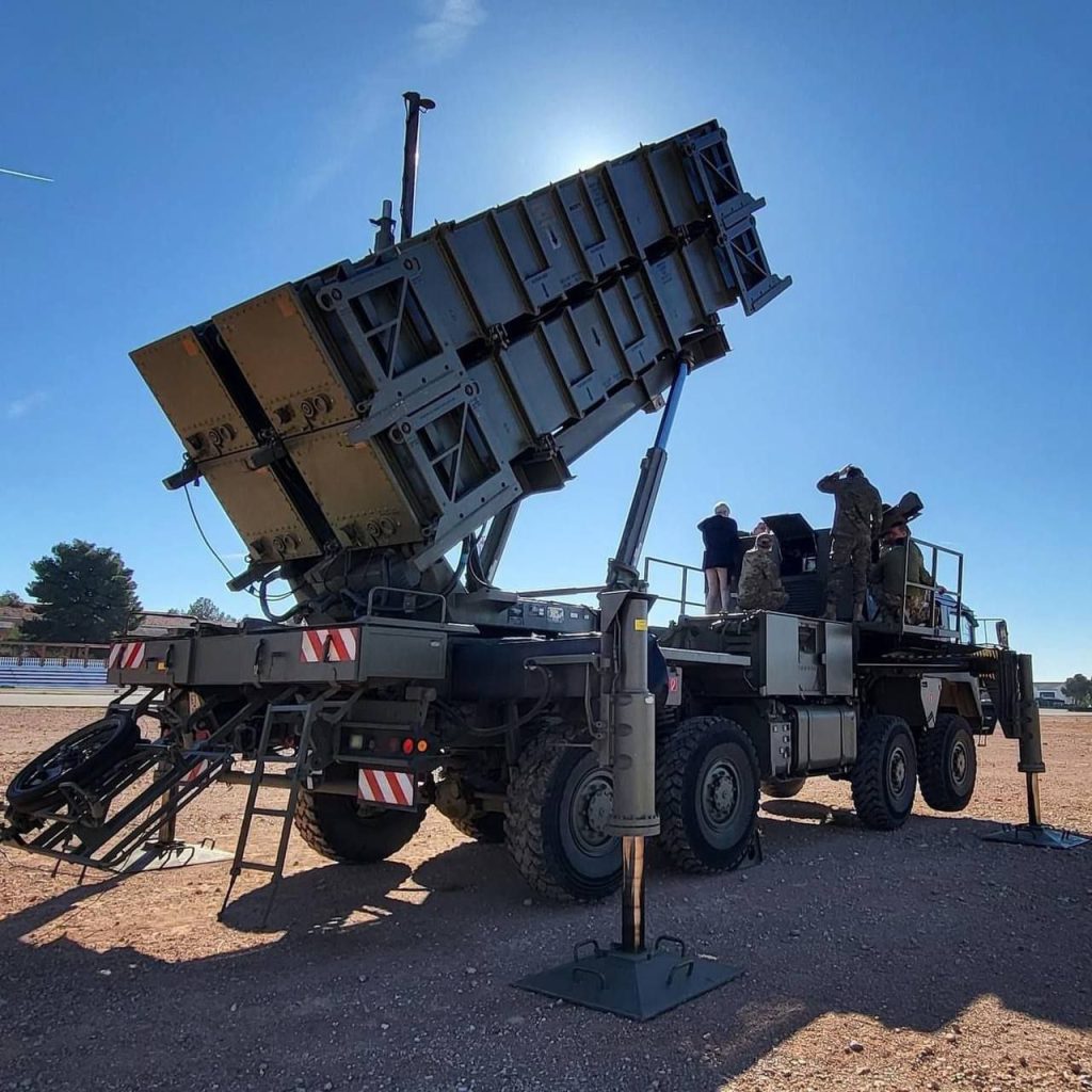 Кадры обучения украинского технического персонала обслуживанию ЗРК MIM-104 Patriot на территории Испании