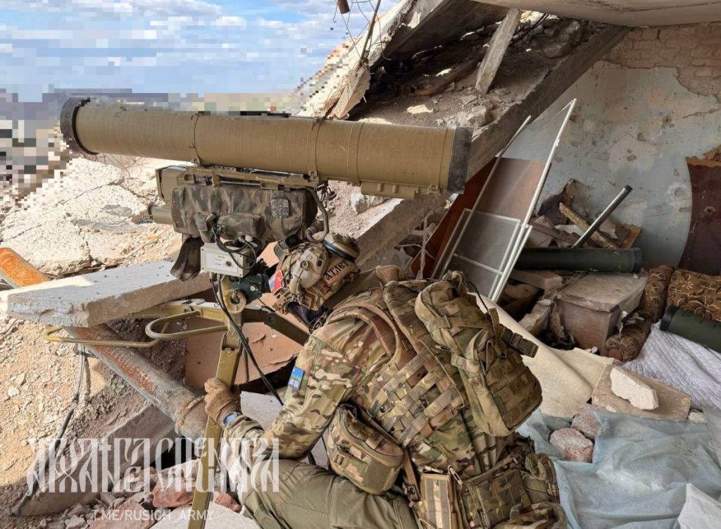 Обстановка на Часов Яре: Нашим подразделением с помощью ПТРК «Корнет» была уничтожена антенна с ретрансляторами и купольными камерами противника