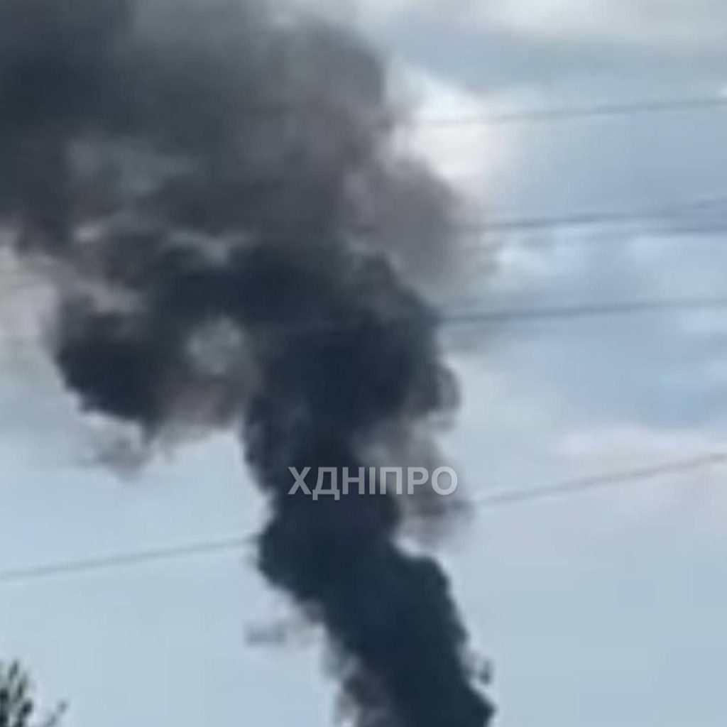 Днепропетровск - пожар после ракетного прилета