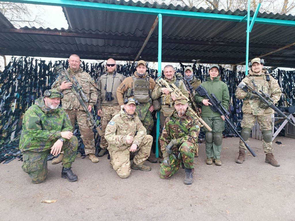 Джокер ДНР: фотографии финских офицеров на аэродроме «Коротич» в Харьковской области
