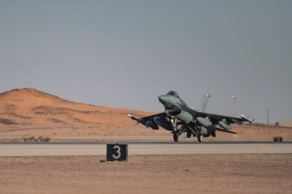 США перебросили на Ближний Восток истребители F-16
