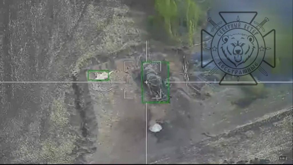 Добивание украинской обзорной РЛС 79К6 «Пеликан» дроном-камикадзе «Ланцет» после того, как по ней уже прилетела ракета Х-35У