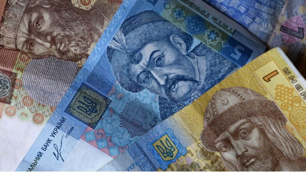 Почти 300 тысячам переселенцев перестали выплачивать пенсии – украинское издание «Страна» со ссылкой на Пенсионный фонд
