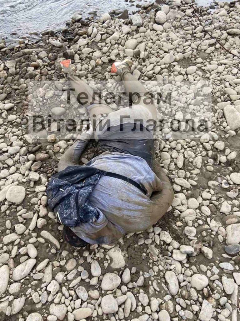 Пишут, что в Тисе сегодня выловили сразу 6 тел. Пытались сбежать из концлагеря.