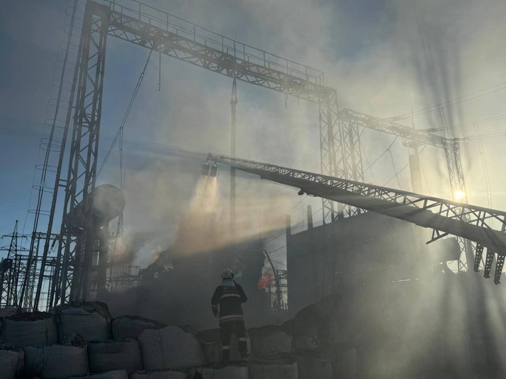 Более 50 ракет и 20 "Гераней" атаковали украинскую инфраструктуру — Зеленский