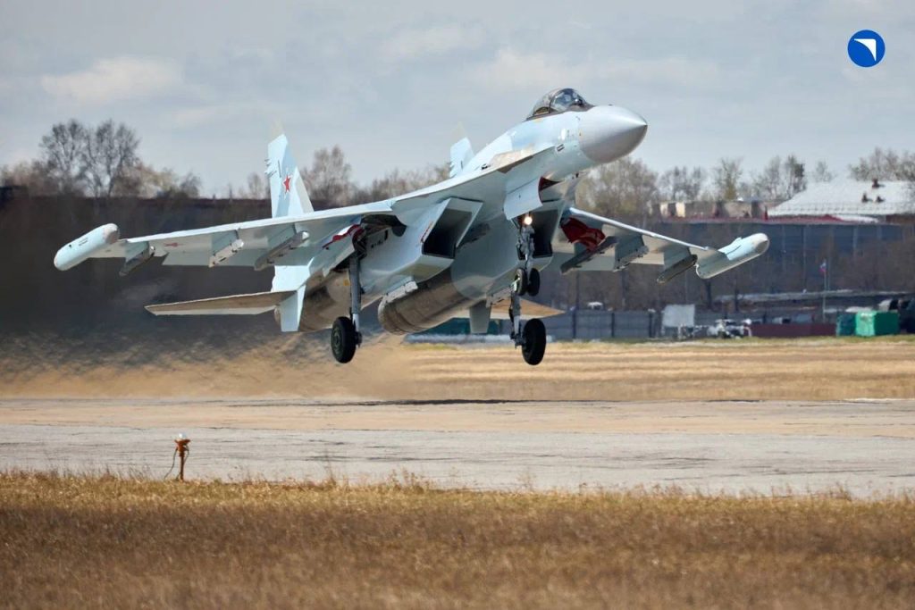 Пополнение в ВКС. ОАК передала Минобороны новые самолеты Су-35С