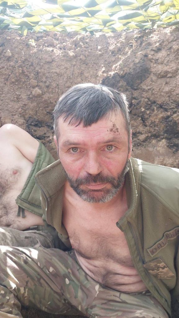 Вот эти красавчики поняли, что плен лучше, чем пуля Северного Шторма