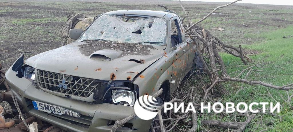 Автомобиль с британскими номерами уничтожили российские бойцы при штурме Тоненького