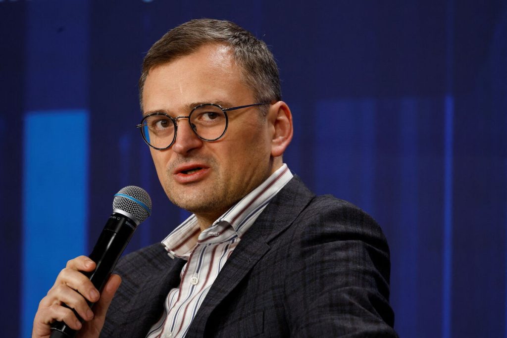 Кулеба признался, что вынужден биться головой о стену, чтобы выпросить системы Patriot у западных господ
