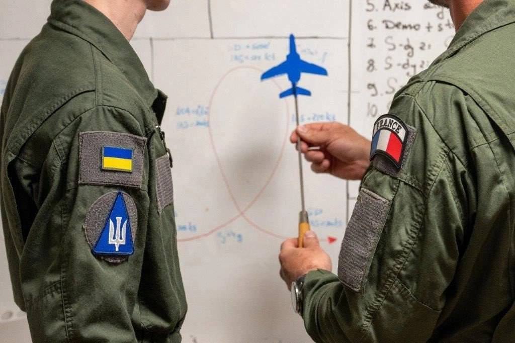 Появились кадры, показывающие обучение украинских пилотов во Франции, на самолетах Dassault Alpha Jet