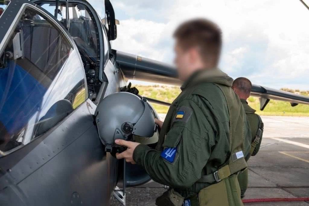 Появились кадры, показывающие обучение украинских пилотов во Франции, на самолетах Dassault Alpha Jet