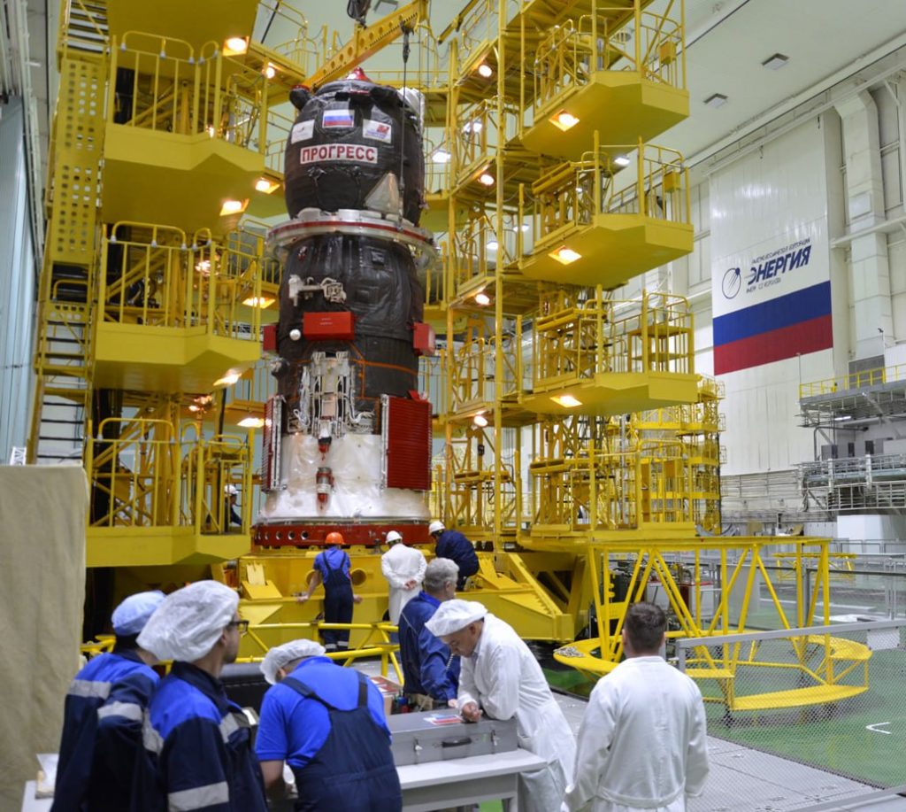 На космодроме Байконур закончилась заправка космического корабля "Прогресс МС-27"