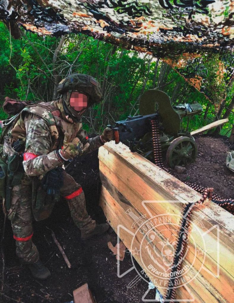 Военнослужащие группировки «Север» на брошенных украинских позициях в районе села Липцы Харьковской области