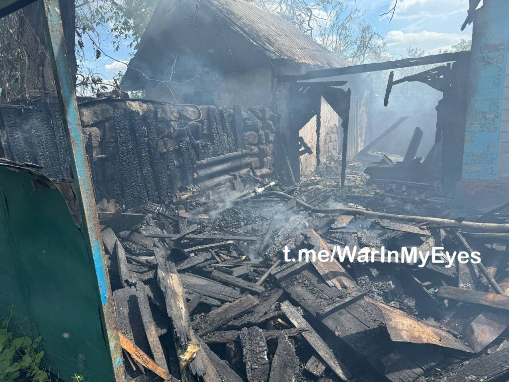 Последствия обстрела Макеевки из РСЗО, ранение получила женщина