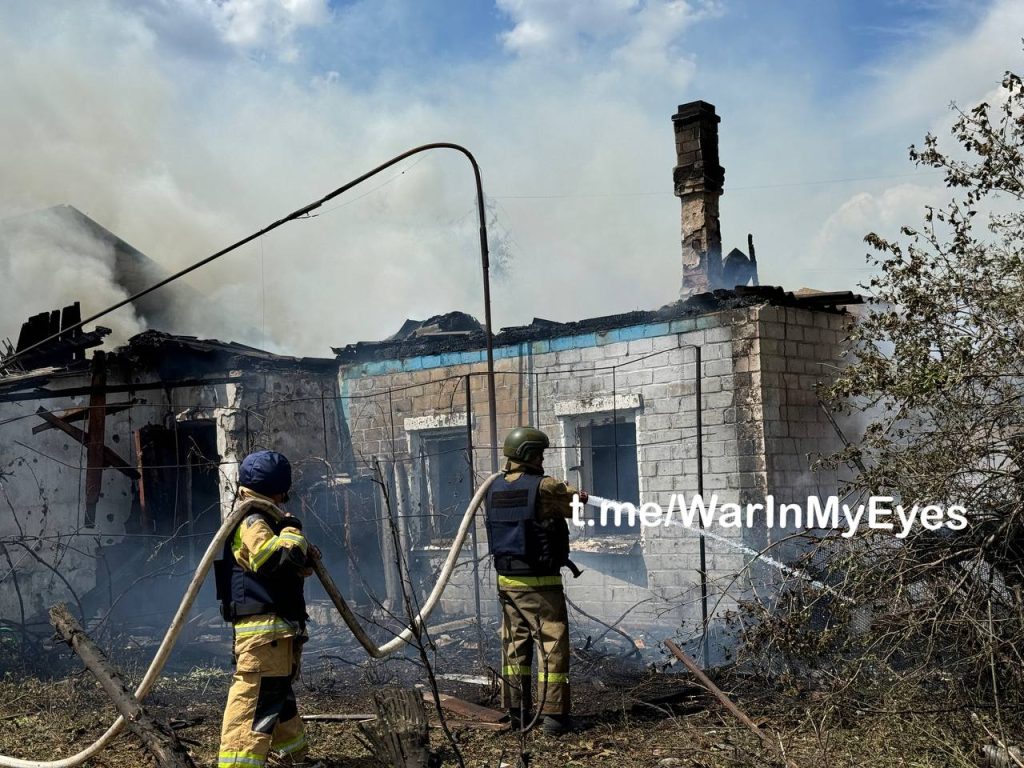 Последствия обстрела Макеевки из РСЗО, ранение получила женщина