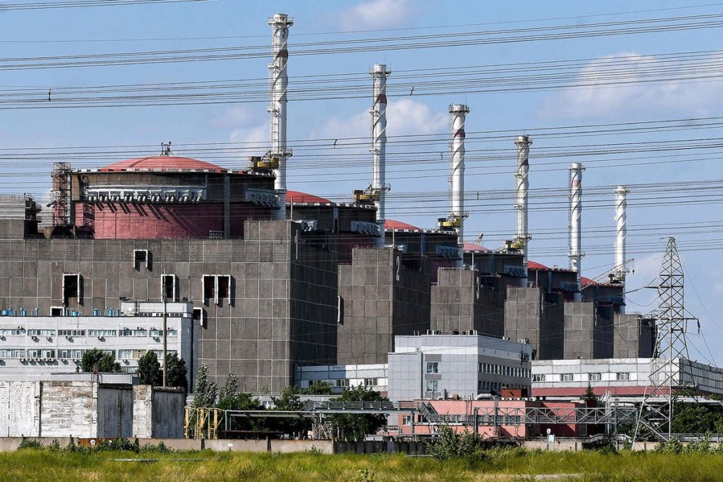 Украинский дрон атаковал территорию Запорожской АЭС