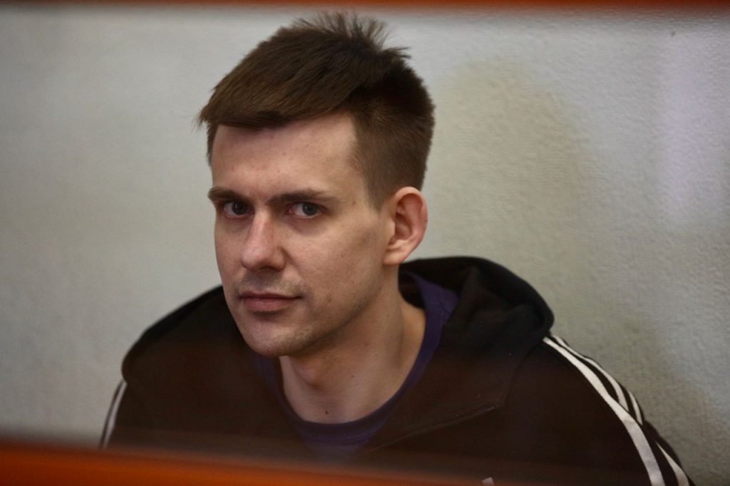 Второй западный окружной военный суд приговорил 35-летнего бармена Владимира Малину к 25 годам лишения свободы за поджог релейного шкафа в Московской области и несколько других преступлений