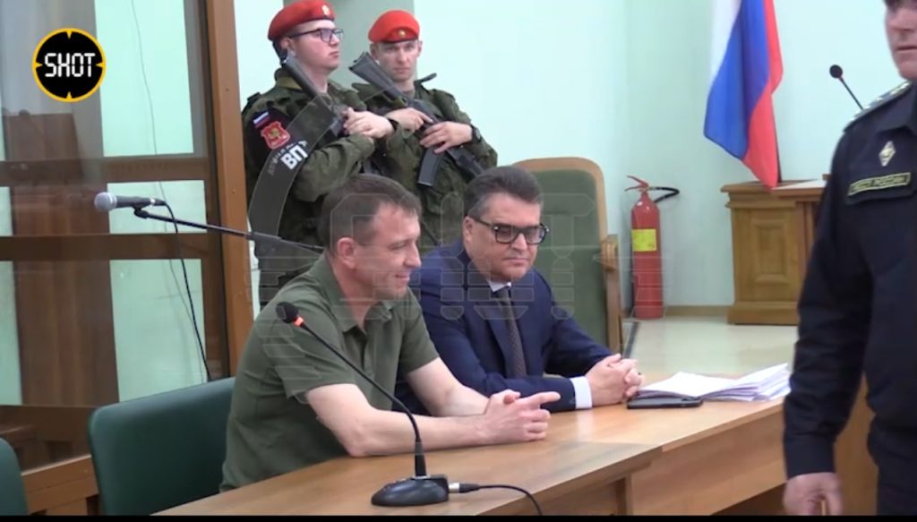 Генерал-майора Ивана Попова все-таки оставили в СИЗО — он проходит обвиняемым по статье «Мошенничество, совершенное организованной группой либо в особо крупном размере»