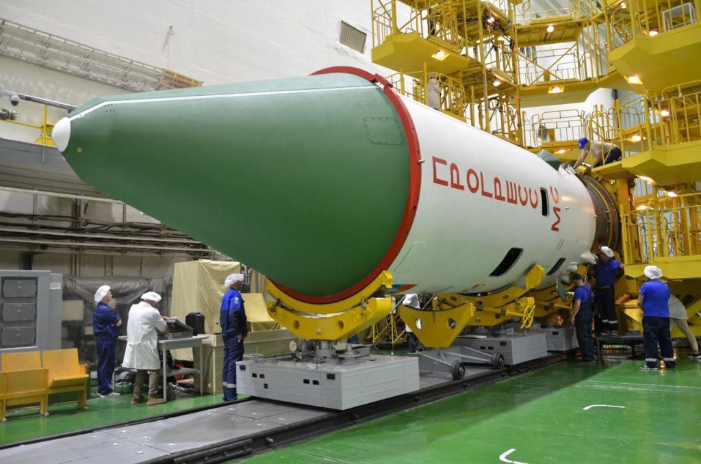 На космодроме Байконур завершается предстартовая подготовка грузового корабля "Прогресс МС-27"