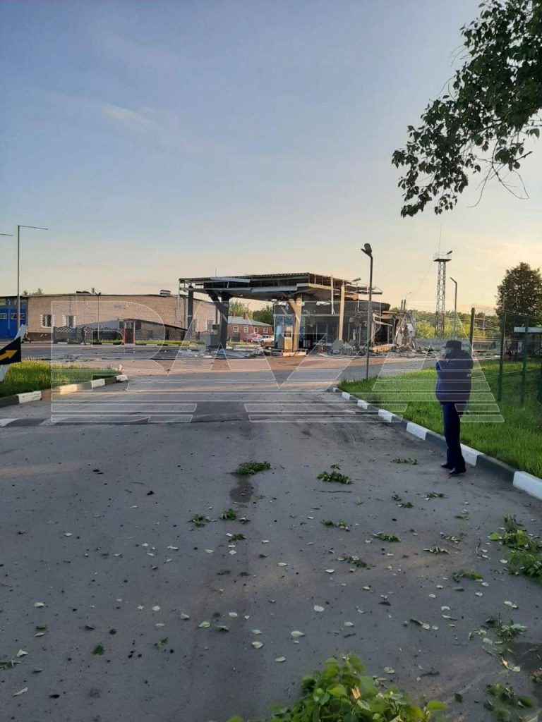 Беспилотники атаковали две автозаправки в Орловской области