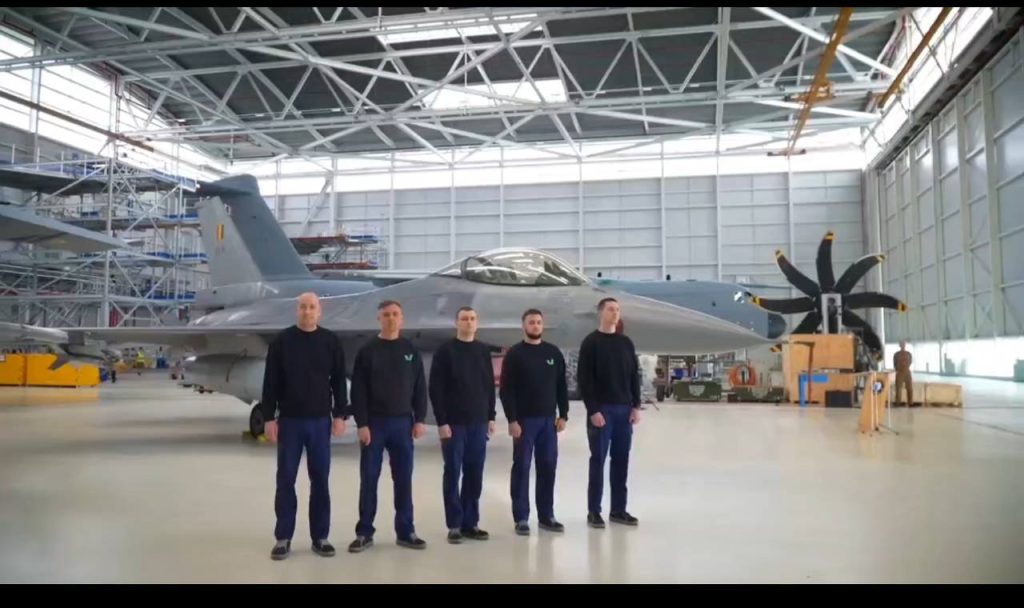 Зеленский молодец! Ради пиара раскрыл всех пилотов F-16
