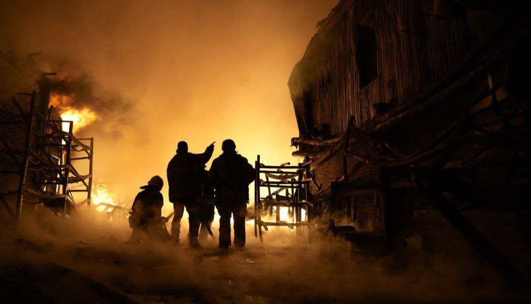 Харьков, кадры последствий удара нашими БПЛА "Герань-2" по складам противника