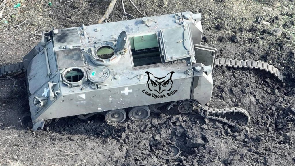Подорвавшийся на минах, переданный украине американский БТР М113