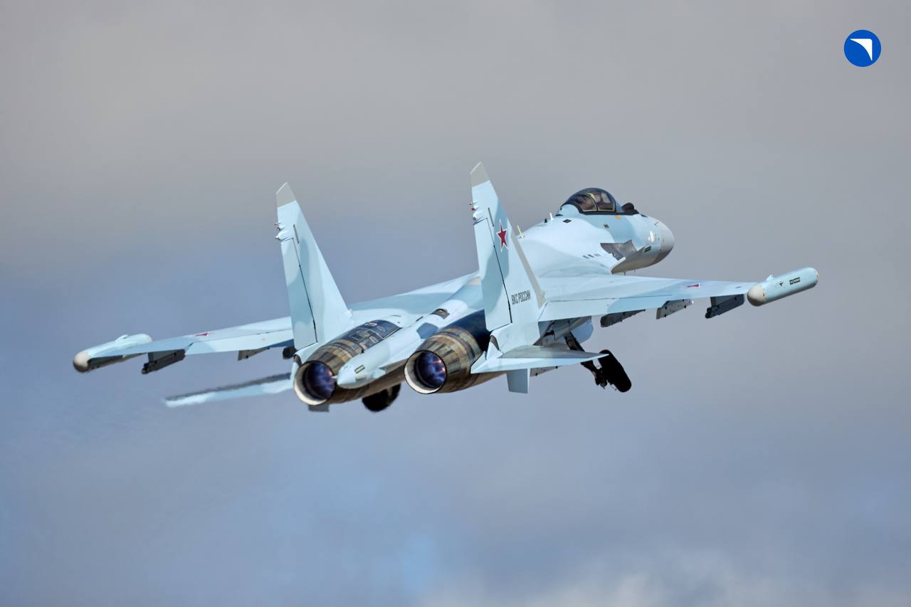 ОАК передала Минобороны новые самолеты Су-35С