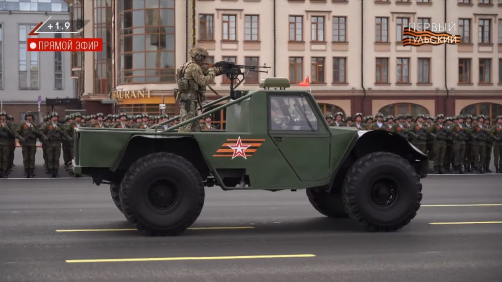Традиционно, один из наиболее необычных парадов Победы в стране проходит в городе Тула