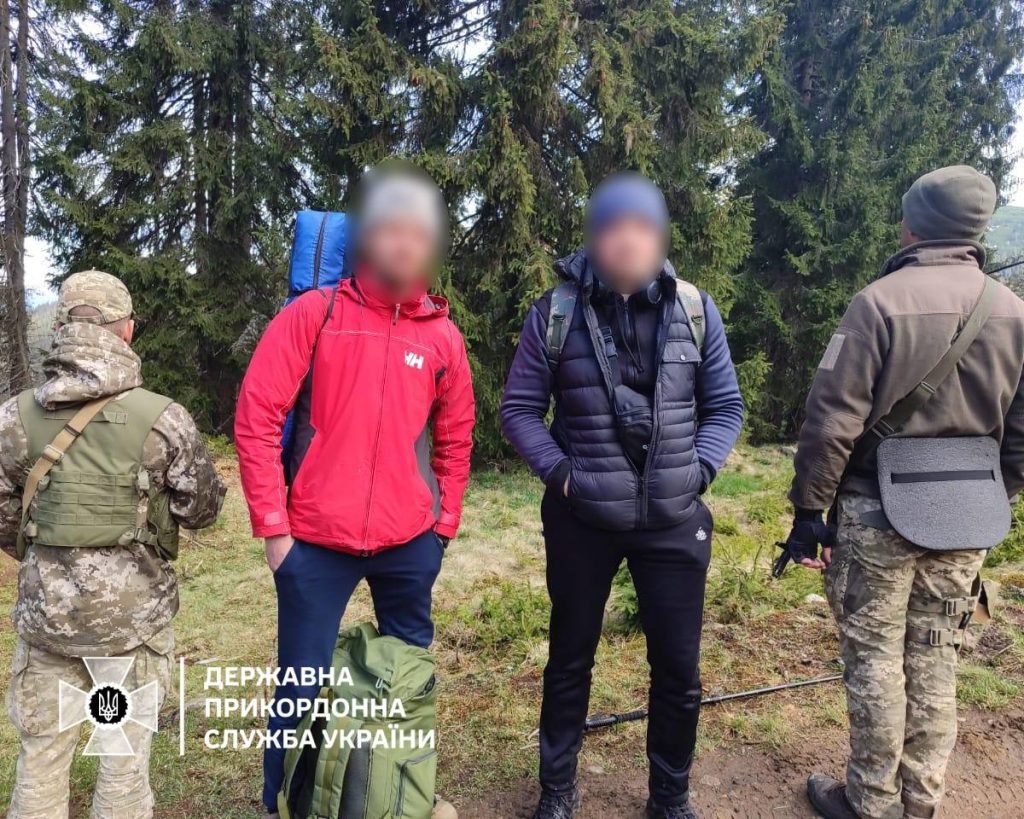 В то время как на Харьковском направлении украинские пограничники без боя сдаются в плен их побратимы отлавливают новых штурмовиков