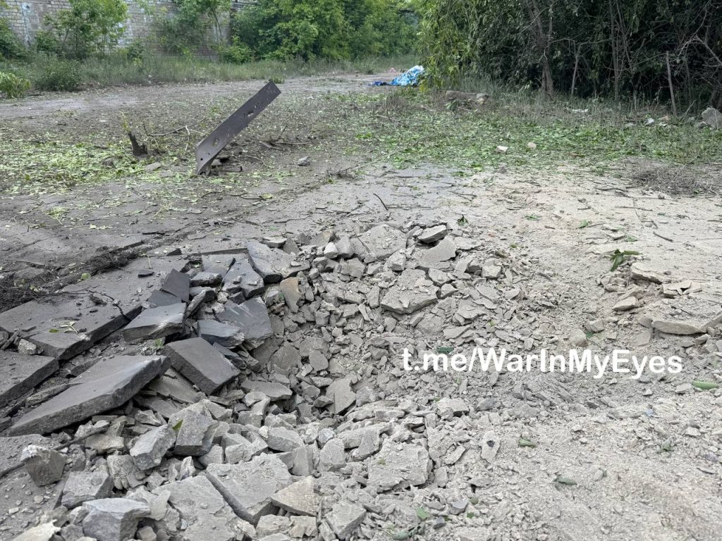 Последствия обстрела Петровского района Донецка, район автостанции Трудовская