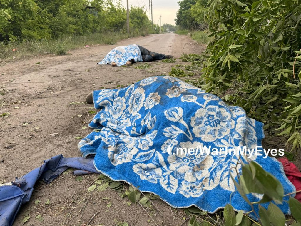 Последствия обстрела Петровского района Донецка, район автостанции Трудовская