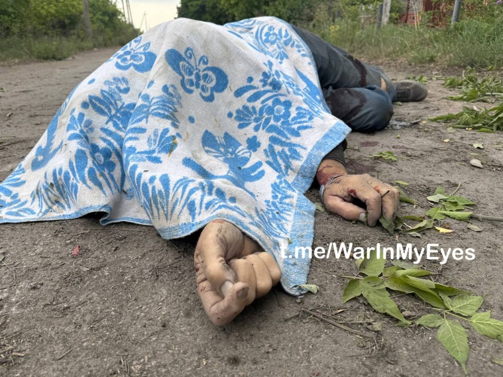 Последствия обстрела Петровского района Донецка, район автостанции Трудовская