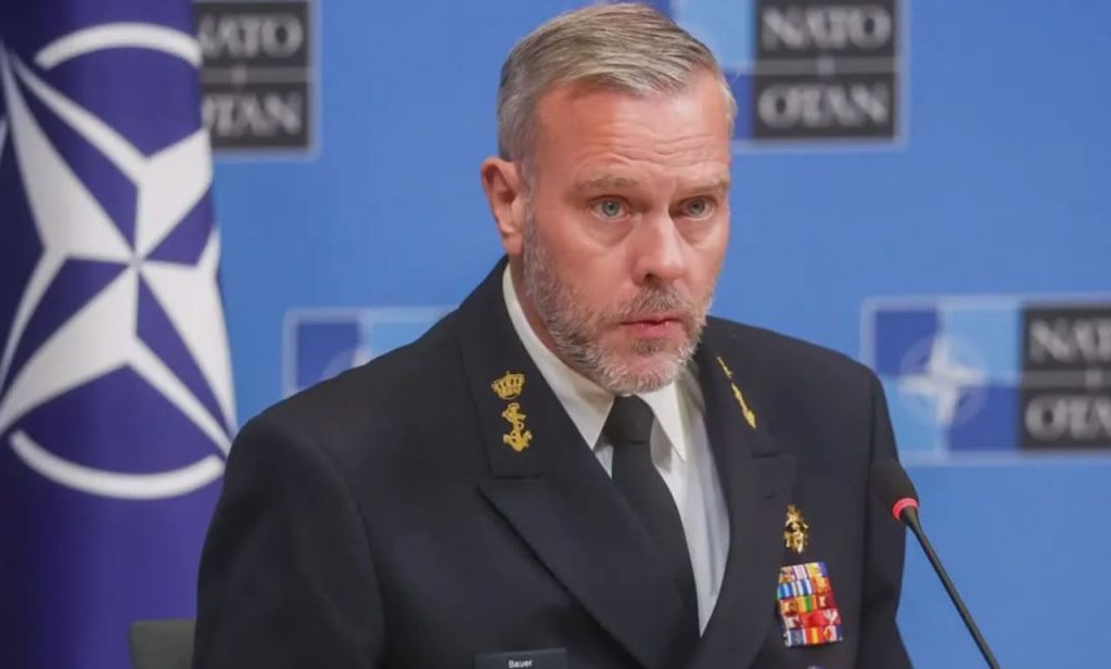 Члены НАТО должны снабжать Киев в ущерб обязательствам