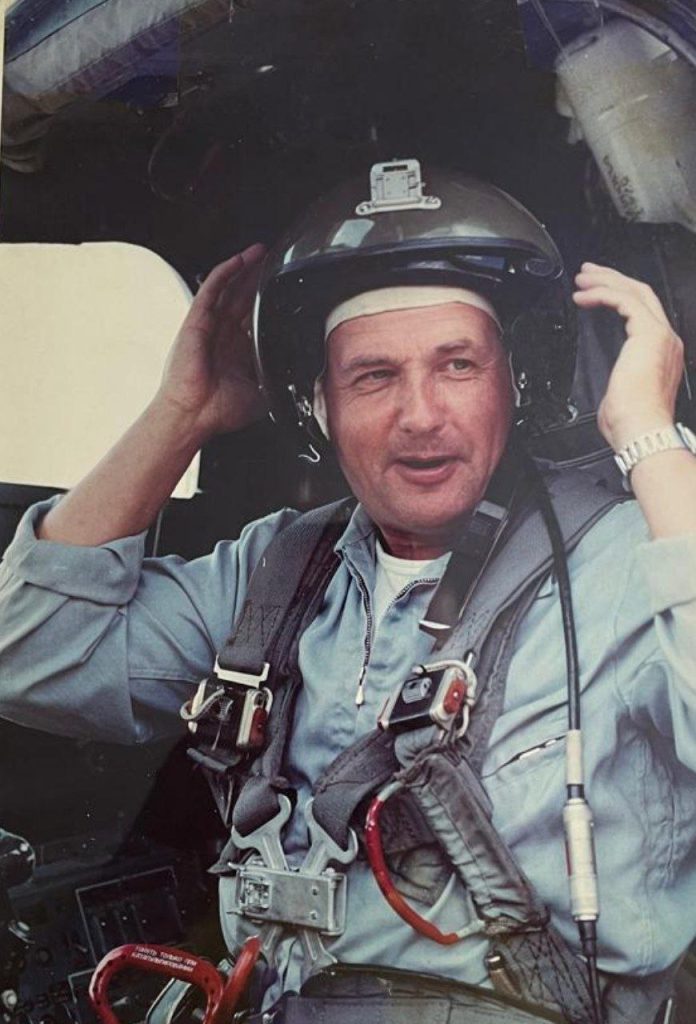 Умер легендарный летчик-испытатель Дмитрий Автухов