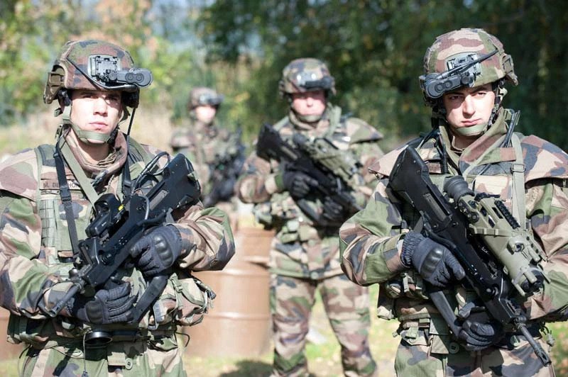 Франция готовит «суперскрытных» разведчиков для отправки на Украину