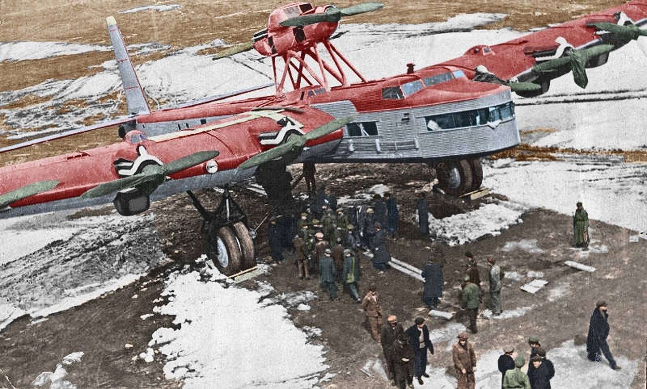 18 мая 1935 года — Разбился самый большой советский самолёт того времени АНТ-20 «Максим Горький», погибли 49 чел