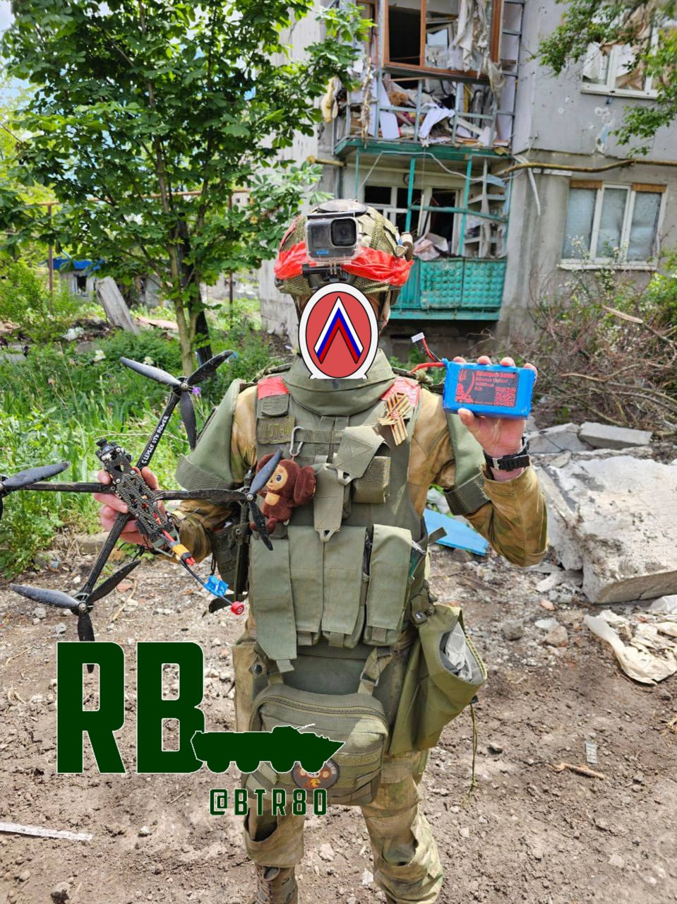 Бойцы группировки "Центр" демонстрируют очередной FPV-дрон перехваченный у ВСУшников